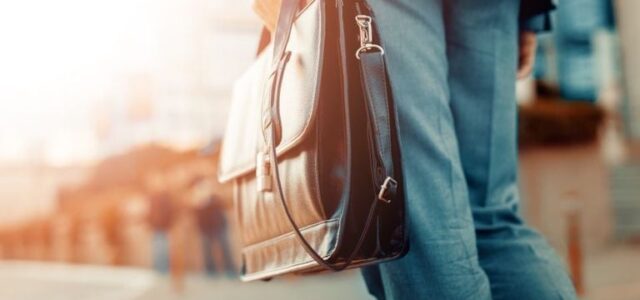 Οι επιχειρήσεις αυξάνονται, αλλά το 64% είναι ατομικές