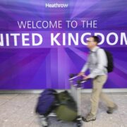 Ηλεκτρονική άδεια ταξιδιού θα απαιτείται για είσοδο στο Ηνωμένο Βασίλειο