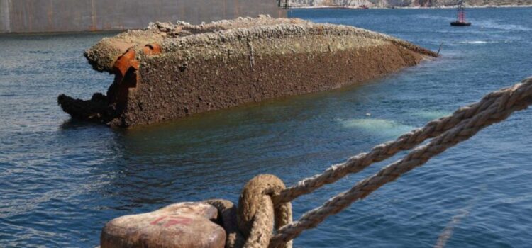 Ξεκινά η απομάκρυνση ναυαγίων στην Κυνόσουρα Σαλαμίνας