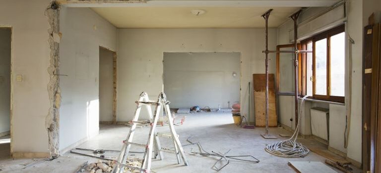 Επιδότηση έως 90% για την ανακαίνιση παλαιών κατοικιών