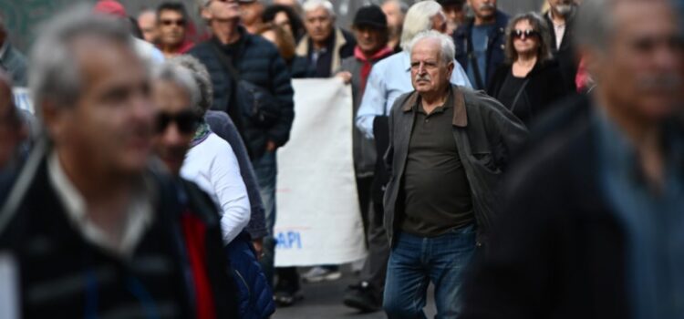 Σύνταξη πριν τα 62: Ποιοι μπορούν να αποχωρήσουν το 2026