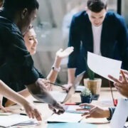 Συλλογικές Συμβάσεις Εργασίας: Οι 15 κλάδοι που παίρνουν πρώτοι σειρά για αυξήσεις έως και πάνω από 30% το 2026