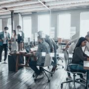 Παραγωγικότητα: Πού υστερεί η Ελλάδα και πώς μπορεί να κλείσει το χάσμα με την ΕΕ