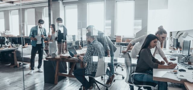 Παραγωγικότητα: Πού υστερεί η Ελλάδα και πώς μπορεί να κλείσει το χάσμα με την ΕΕ