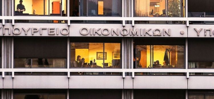 Σε υψηλά επίπεδα παραμένουν τα χρέη του Δημοσίου προς τους ιδιώτες