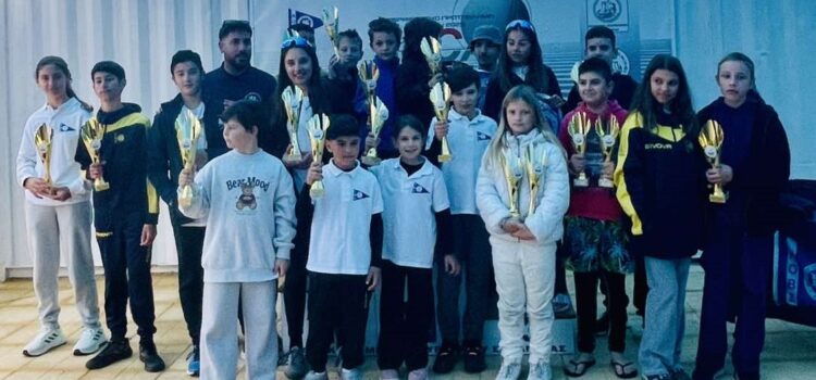 ΝΑΥΤΙΚΟΣ ΟΜΙΛΟΣ ΒΟΥΡΚΑΡΙΟΥ ΣΑΛΑΜΙΝΑΣ (ΝΟΒΣ)