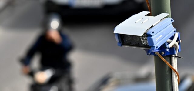 «Βροχή» προστίμων από τις έξυπνες κάμερες στην Αττική: Πάνω από 2.500 παραβάσεις σε 4 ημέρες