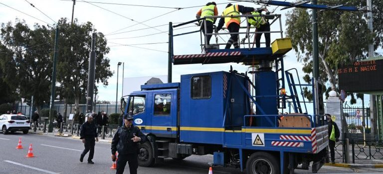 «Τέλος εποχής»: Από σήμερα Δευτέρα οι γραμμές 17 και 20 των τρόλεϊ αντικαθίστανται από ηλεκτρικά λεωφορεία