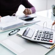 Πώς τα POS και το myDATA «φούσκωσαν» τους τζίρους των επαγγελματιών