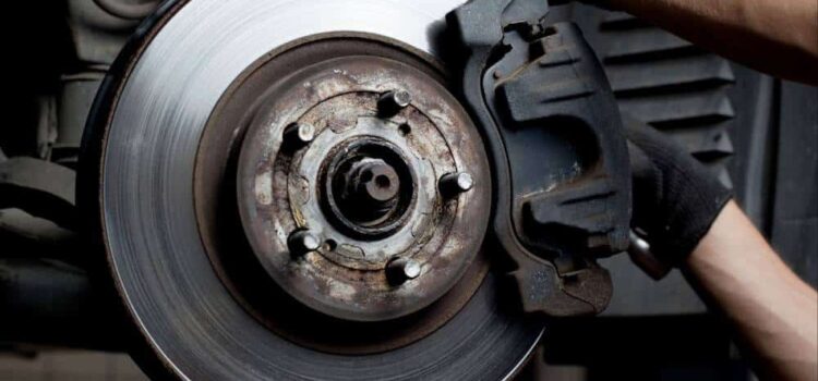 Πώς καταλαβαίνουμε ότι πρέπει να αλλάξουμε τακάκια;