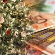 Επιθεώρηση Εργασίας: Πώς θα πάρετε το «σωστό» δώρο Χριστουγέννων