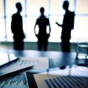 Αγορά εργασίας: Με τρεις ταχύτητες η Ελλάδα – Τετραήμερη εργασία, 13ωρο και νέες ΣΣΕ