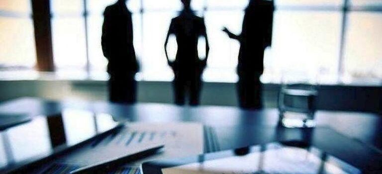 Αγορά εργασίας: Με τρεις ταχύτητες η Ελλάδα – Τετραήμερη εργασία, 13ωρο και νέες ΣΣΕ