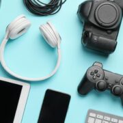 Τα εφτά τεχνολογικά gadget που έκαναν τη διαφορά στη ζωή μας το 2025