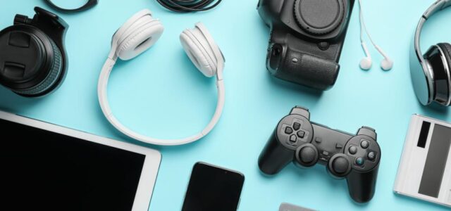 Τα εφτά τεχνολογικά gadget που έκαναν τη διαφορά στη ζωή μας το 2025