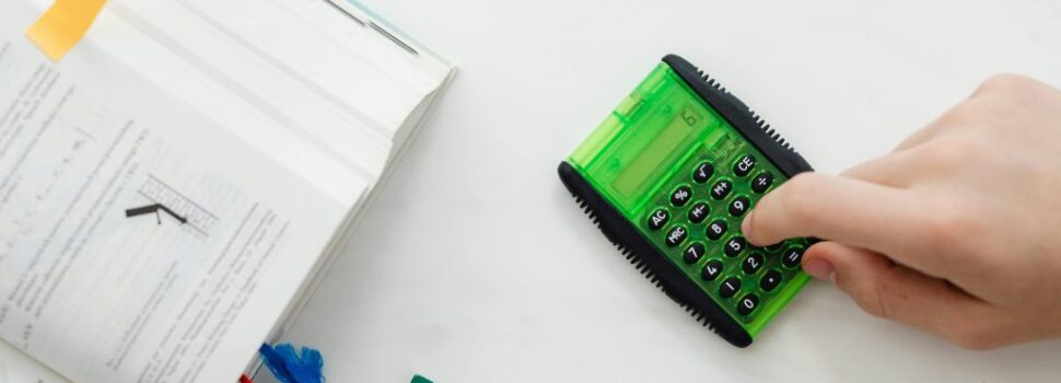 Δεύτερη ευκαιρία σε οφειλέτες: Τέλος η «ομηρία» από χρέη – Tι προβλέπουν νέα voucher