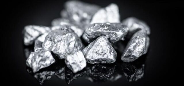 Το «μέταλλο του διαβόλου» σαρώνει τις αγορές – Αναλυτές βλέπουν το ασήμι στα 100 δολάρια
