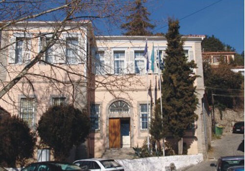 Υπουργική Απόφαση για τη μείωση εκπομπών στα δημοτικά κτήρια