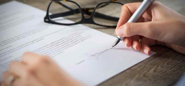 Κληρονομιές χωρίς αδελφομοίρια: Τέλος στην εξ αδιαιρέτου ιδιοκτησία, ένας παίρνει το σπίτι