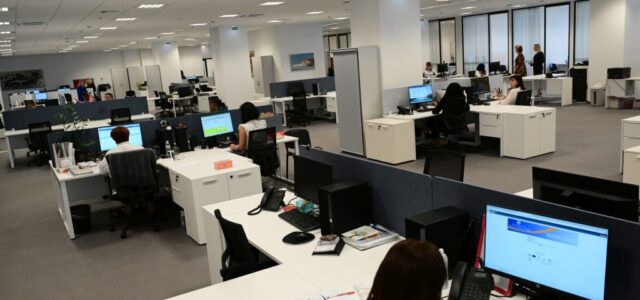 «Καμπάνες» 2.500 ευρώ σε ασυνεπείς δημοσίους υπαλλήλους από 1η Ιανουαρίου