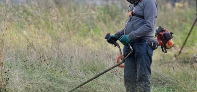 Διπλασιάζεται το πρόστιμο και αλλάζουν οι προθεσμίες για τα ακαθάριστα οικόπεδα
