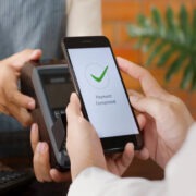 Προσοχή στις μεταφορές χρημάτων με IRIS: Πότε χρειάζεται δήλωση δωρεάς