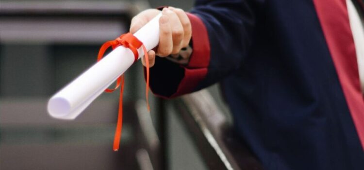 Οι σχολές που έχουν… δουλειά στην Ελλάδα πριν καν πάρεις πτυχίο