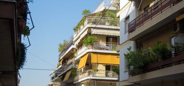 Ξεπέρασαν τις 100.000 οι γονικές παροχές – Τα λάθη που κοστίζουν ακριβά