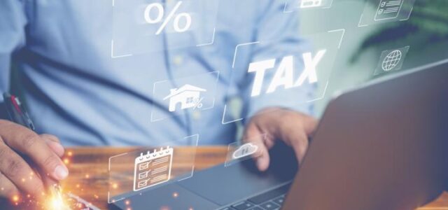 Ποιες επιχειρήσεις γλιτώνουν το ΦΠΑ για συναλλαγές στην ΕΕ – Τα όρια του τζίρου και οι βασικές προϋποθέσεις