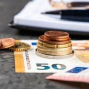 Επίδομα Γάμου: Ποιοι το δικαιούνται σήμερα – Τι ισχύει με το σύμφωνο συμβίωσης