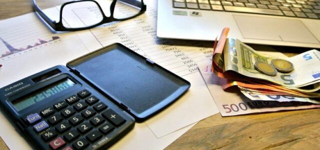 Χρέη σε Ταμεία: Για ποιες οφειλές θα ισχύσει η πενταετής παραγραφή – Πότε διακόπτεται