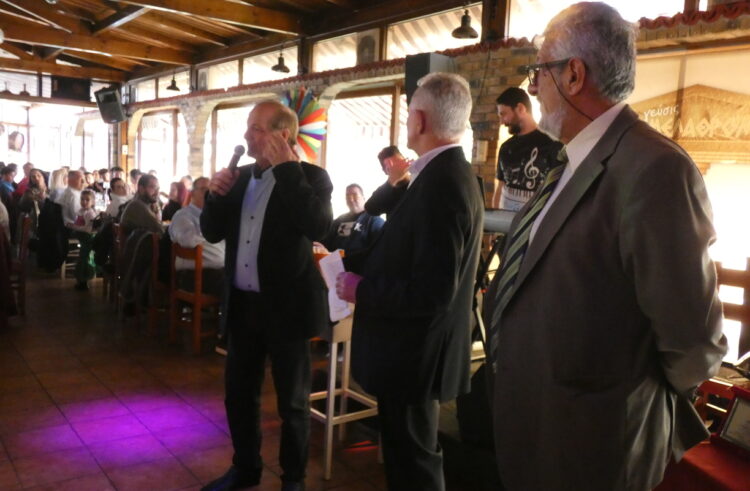 Με απόλυτη επιτυχία πραγματοποιήθηκε ο ετήσιος χορός του Αμπελακιακού