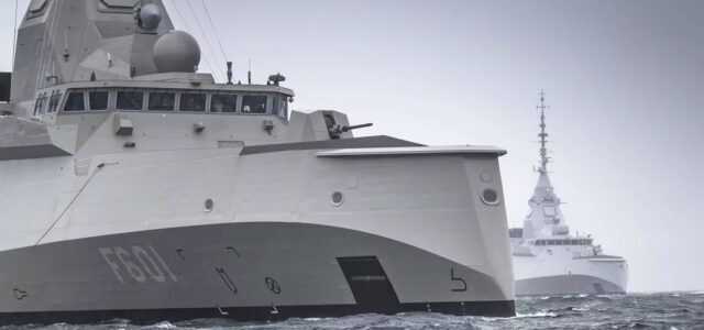 Πάση δυνάμει η φρεγάτα ΚΙΜΩΝ στα ελληνικά νερά: Με διπλή αποστολή τα στελέχη του στόλου και το πλήρωμα παραλαβής, εν πλω με την πρώτη ελληνική Belh@rra