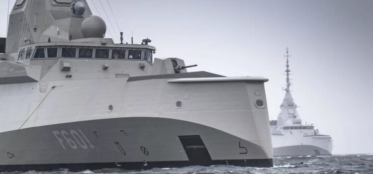 Πάση δυνάμει η φρεγάτα ΚΙΜΩΝ στα ελληνικά νερά: Με διπλή αποστολή τα στελέχη του στόλου και το πλήρωμα παραλαβής, εν πλω με την πρώτη ελληνική Belh@rra