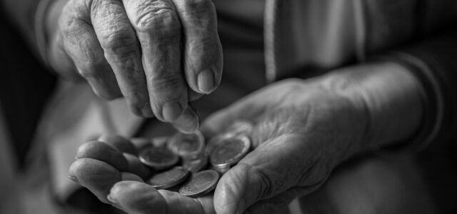 e-ΕΦΚΑ: Όλα όσα πρέπει να γνωρίζετε για τις συντάξεις χηρείας – Διευκρινίσεις από τον οργανισμό