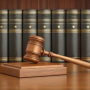 ΠΡΟΩΡΗ ΣΥΝΤΑΞΙΟΔΟΤΗΣΗ ΛΟΓΩ ΑΝΗΛΙΚΩΝ ΤΕΚΝΩΝ – ΕΥΝΟΙΚΗ ΡΥΘΜΙΣΗ ΜΟΝΟ ΓΙΑ ΓΥΝΑΙΚΕΣ ΚΑΙ ΧΗΡΟΥΣ ΠΑΤΕΡΕΣ