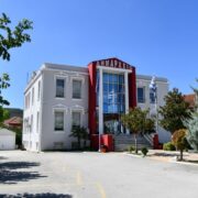 Σε αργία δήμαρχος για δύο συμβάσεις