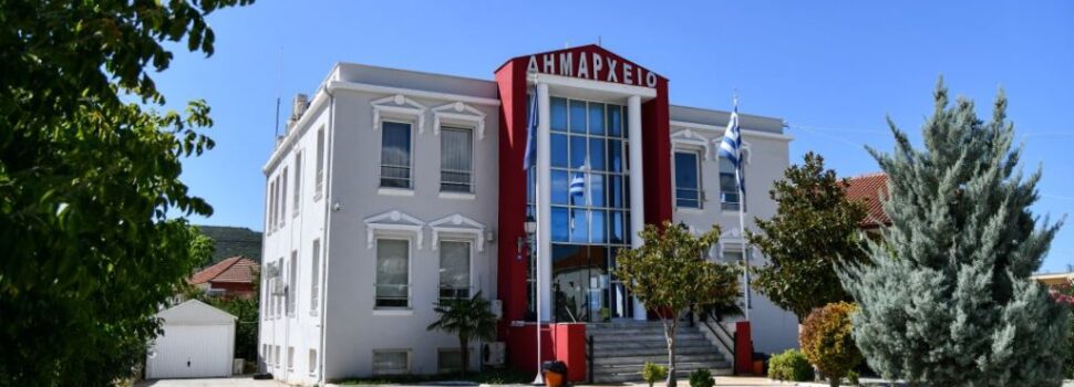 Σε αργία δήμαρχος για δύο συμβάσεις