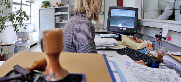 Οι 8+3 τρόποι για να «ψαλιδίσετε» τις παγίδες των τεκμηρίων