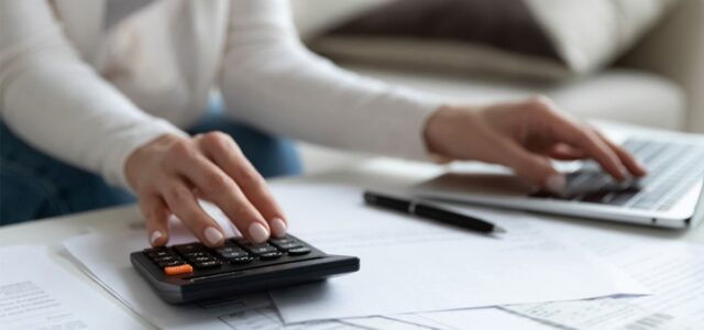 Φορολογικές δηλώσεις 2026: Ποιοι νέοι 18 ετών μπαίνουν φέτος στο «ραντάρ» της εφορίας