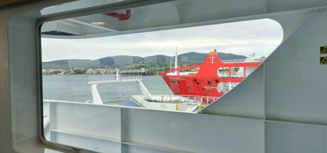 Υπουργείο Ναυτιλίας: Δεν είναι ακόμη εφικτή η εφαρμογή του Μεταφορικού Ισοδύναμου στα εισιτήρια της Σαλαμίνας