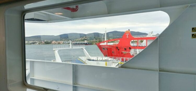 Υπουργείο Ναυτιλίας: Δεν είναι ακόμη εφικτή η εφαρμογή του Μεταφορικού Ισοδύναμου στα εισιτήρια της Σαλαμίνας