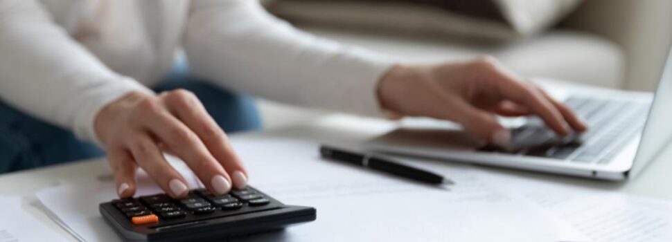 Όλες οι φορολογικές κλίμακες: Μειωμένος φόρος για νέους και οικογένειες