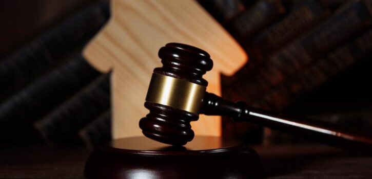 Χρέη στην εφορία: Η λίστα με τα ακίνητα που βγαίνουν στο «σφυρί»