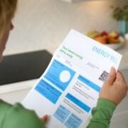 Στα μπλε τιμολόγια 65.000 νέα νοικοκυριά κάθε μήνα – Μείωση για τα πράσινα προϊόντα