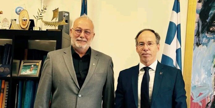 Συνάντηση του Προέδρου της Ελληνικής Ομοσπονδίας Κάνοε-Καγιάκ, SUP, Surfing με τον Γενικό Γραμματέα Αθλητισμού