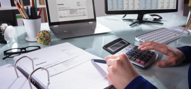 Τι αλλάζει στις φορολογικές δηλώσεις: Μειωμένα τεκμήρια και νέοι κωδικοί