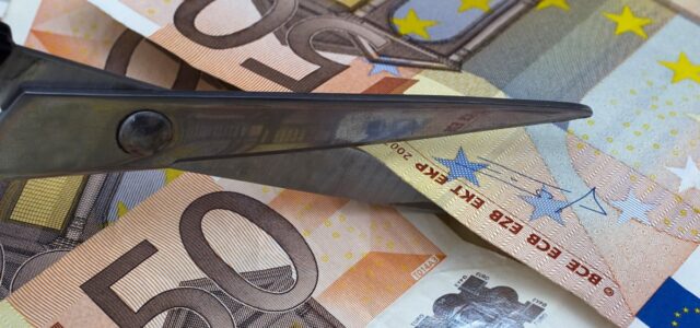 Εκκρεμείς φορολογικές υποθέσεις: «Κούρεμα» προστίμων έως 75%