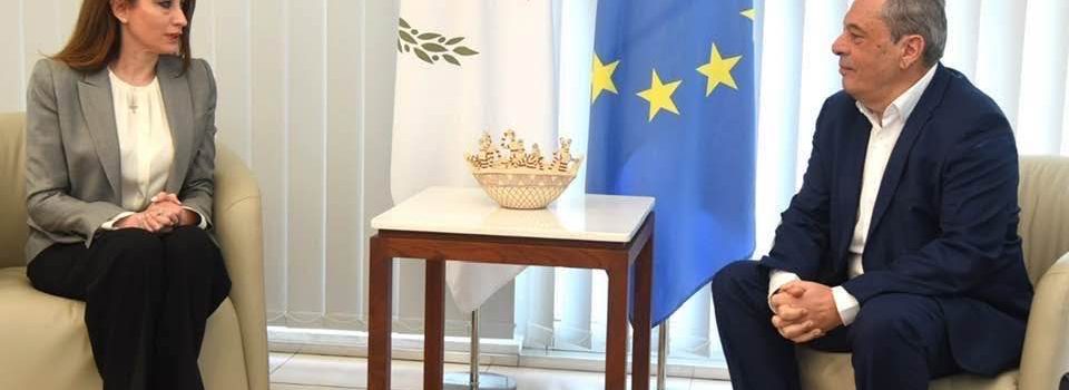 Νίνα Κασιμάτη: Συνάντηση με τον Υπουργό Άμυνας της Κύπρου
