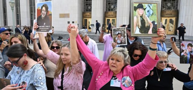 Τι αλλάζει στα social media μετά την ιστορική απόφαση για τον εθισμό